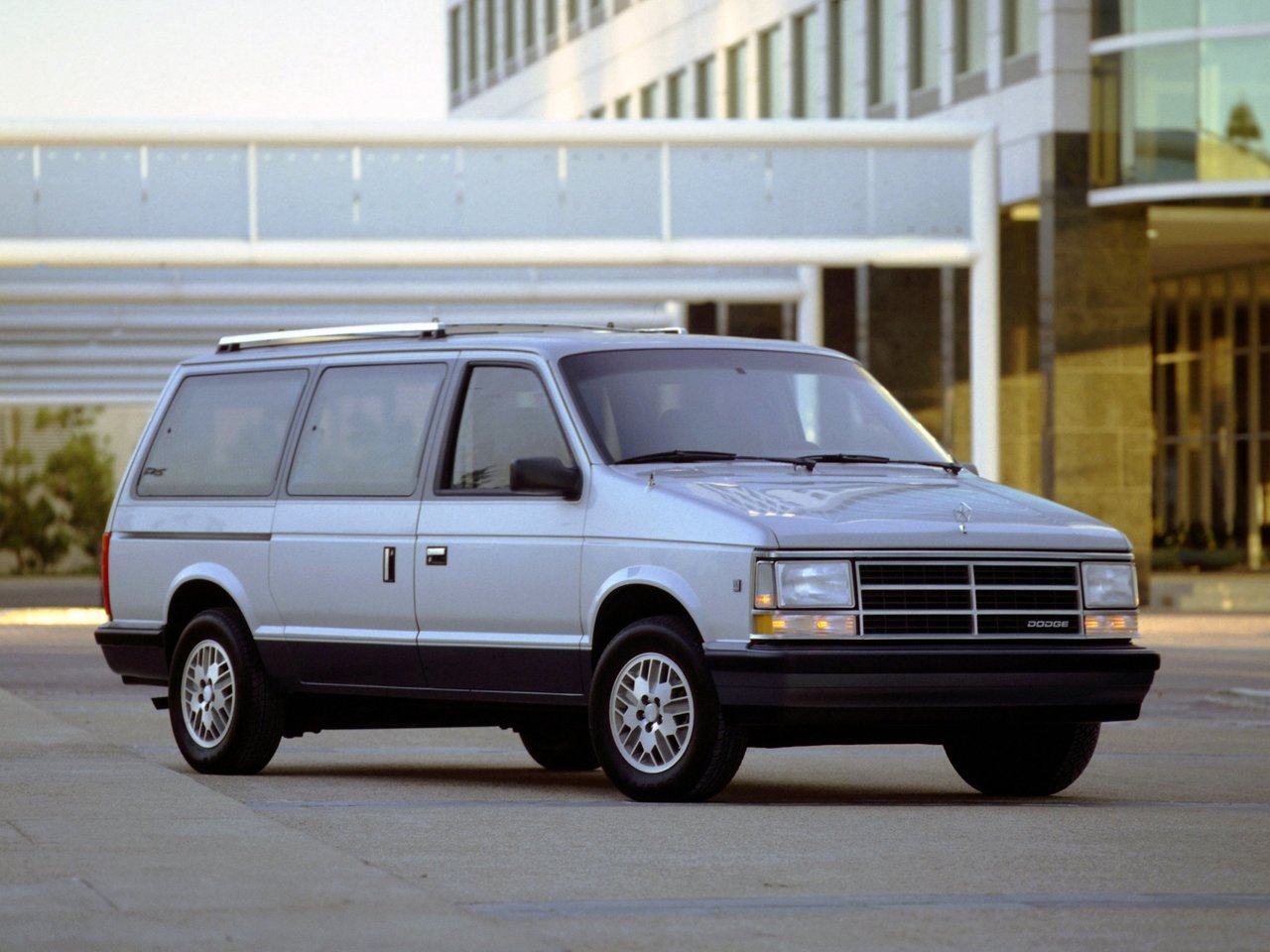 Д караван. Dodge Caravan 1984. Dodge Caravan 1984-1990. Dodge Caravan 1990. Dodge Caravan 1.