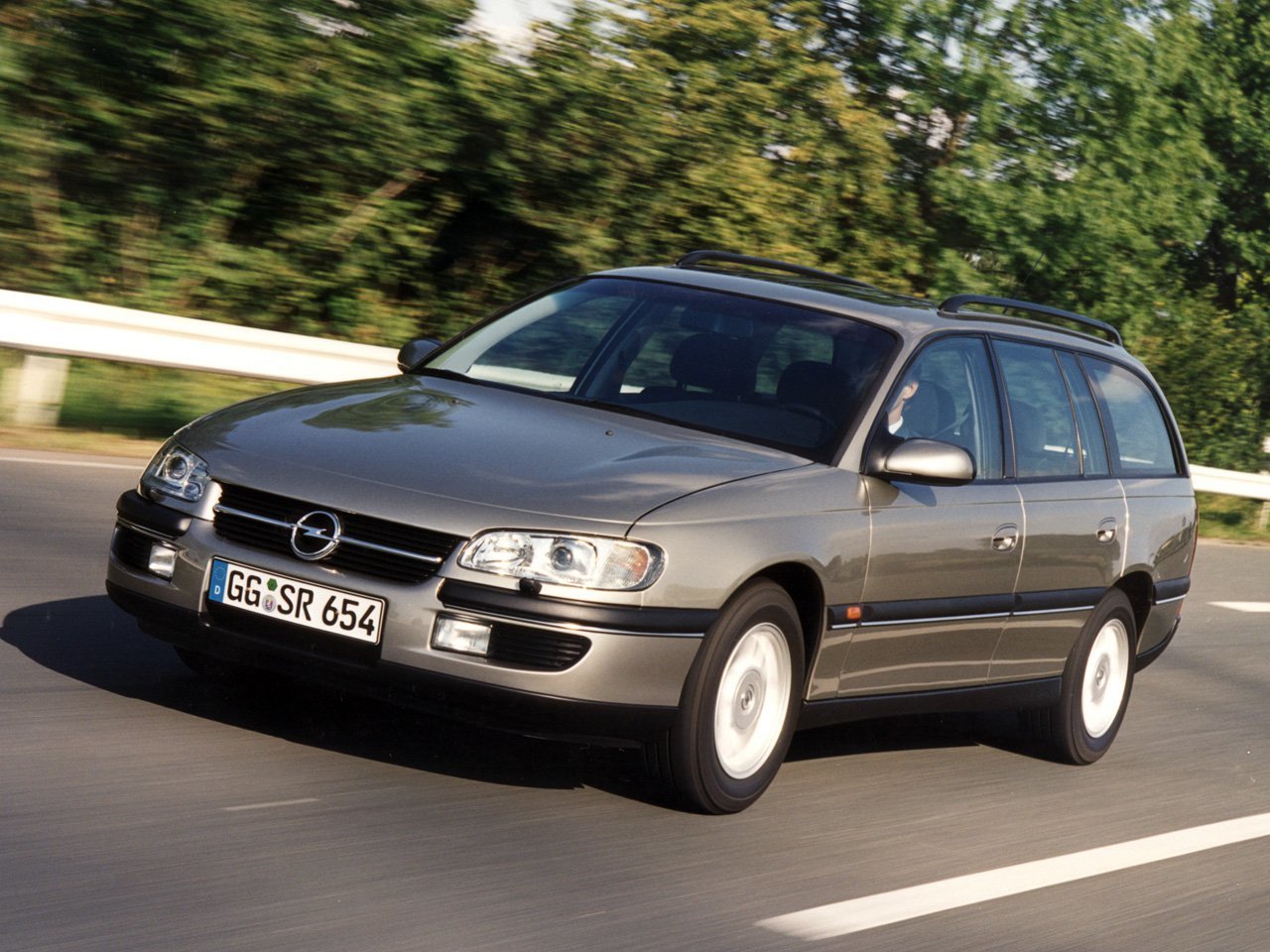 Машина омега б. Opel Omega 1999 универсал. Opel Omega, 1994 универсал. Opel Omega b 1994-1999. Opel Omega 2.